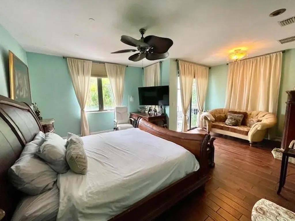 540 NE 17th Avenue Fort Lauderdale FL 33301