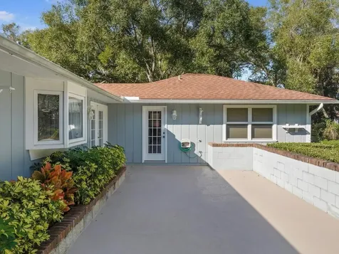 4790 16th Street Vero Beach FL 32966
