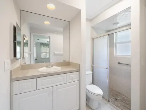 4790 16th Street Vero Beach FL 32966
