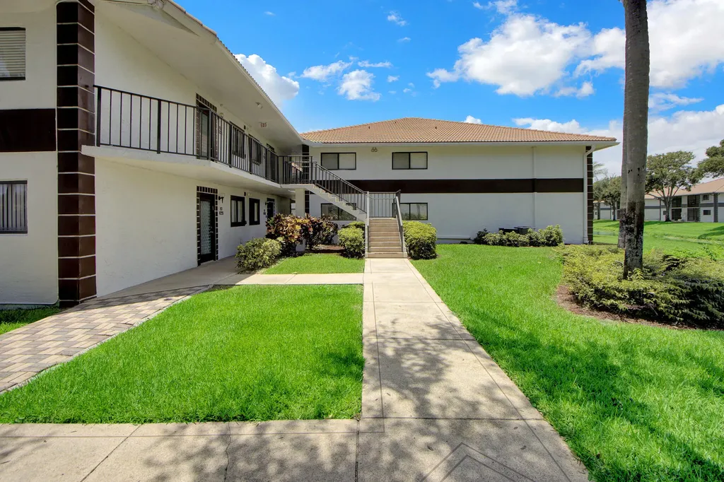 15451 Pembridge Drive Delray Beach FL 33484
