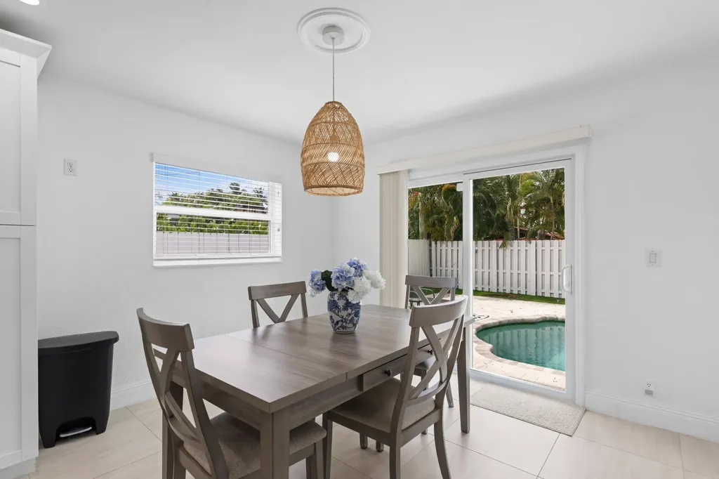 124 Oregon Lane Boca Raton FL 33487
