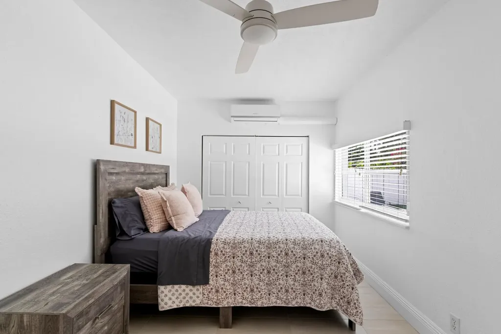 124 Oregon Lane Boca Raton FL 33487