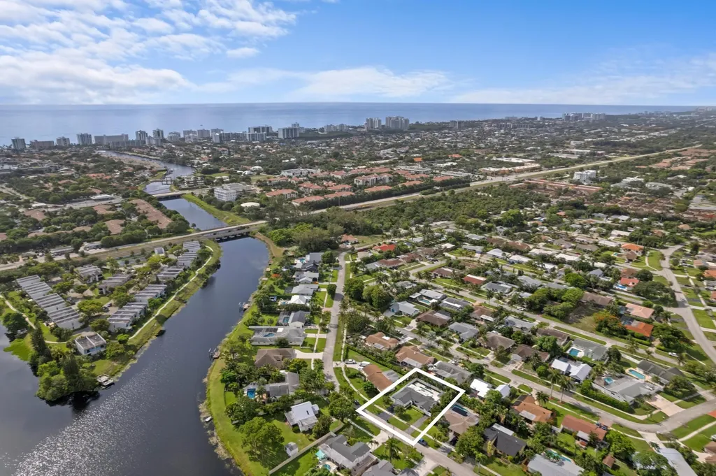 124 Oregon Lane Boca Raton FL 33487