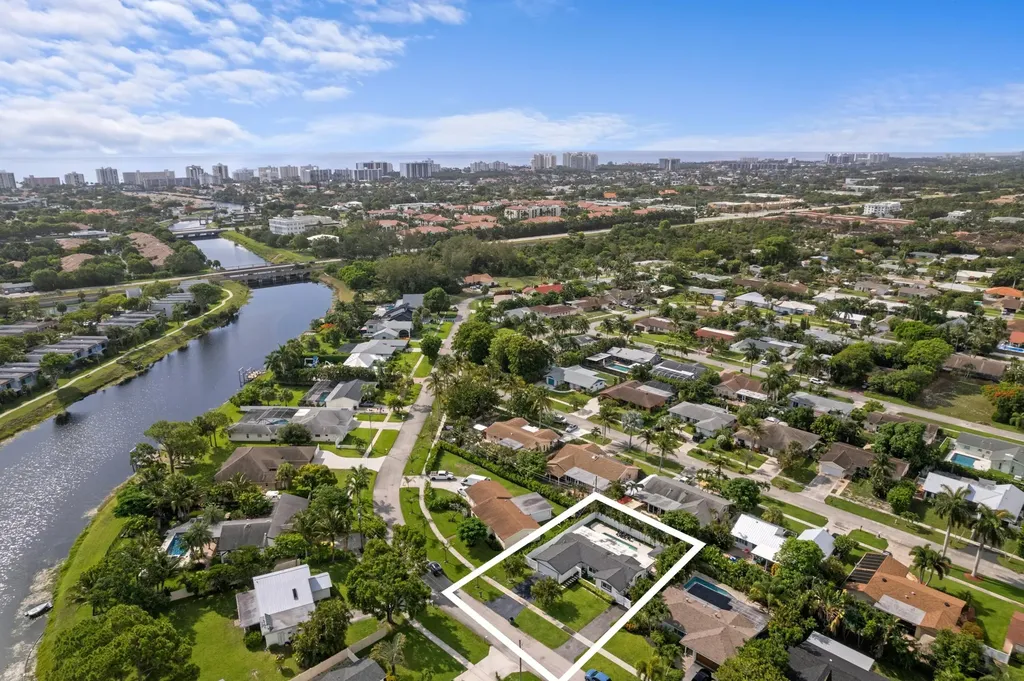 124 Oregon Lane Boca Raton FL 33487