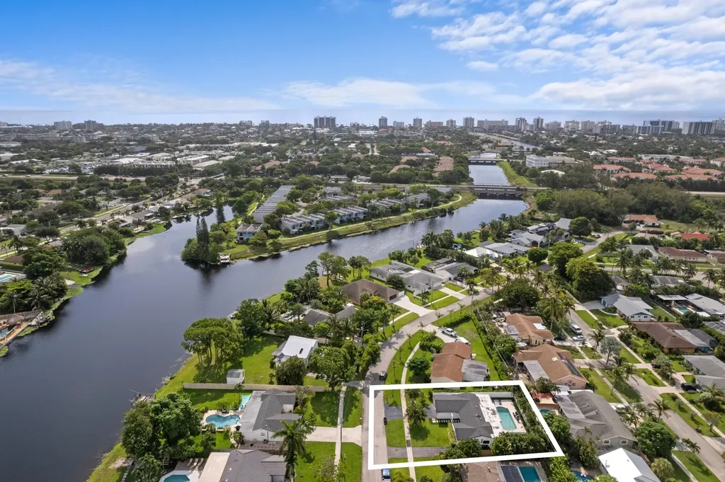 124 Oregon Lane Boca Raton FL 33487