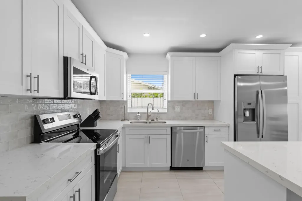 124 Oregon Lane Boca Raton FL 33487