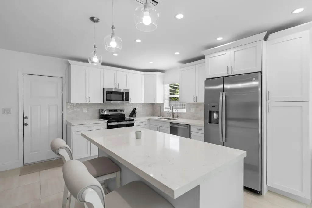124 Oregon Lane Boca Raton FL 33487
