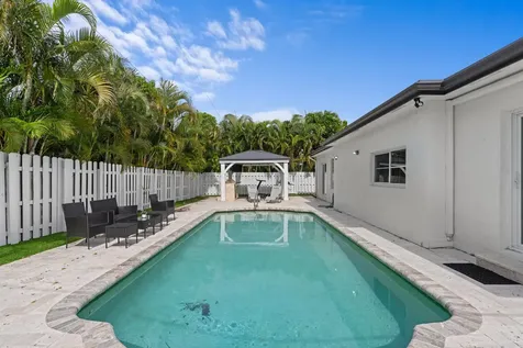 124 Oregon Lane Boca Raton FL 33487