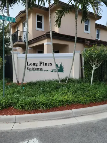 6960 Long Pine Circle Coconut Creek FL 33073
