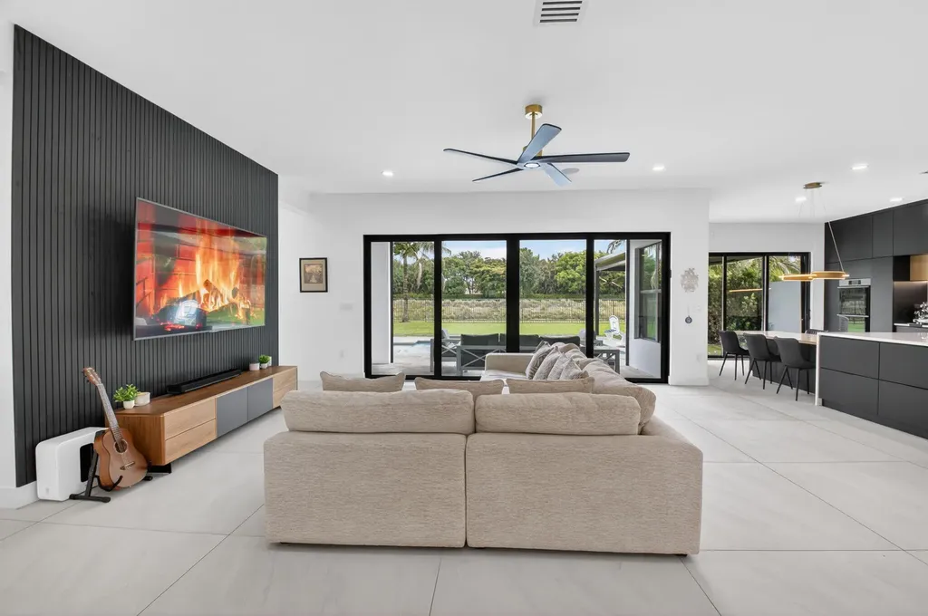 8845 Skyward Street Boca Raton FL 33496