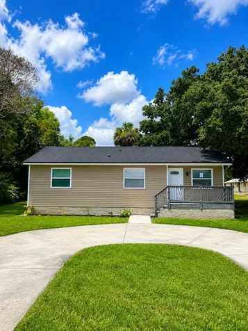 2405 N 44th Street Fort Pierce FL 34946