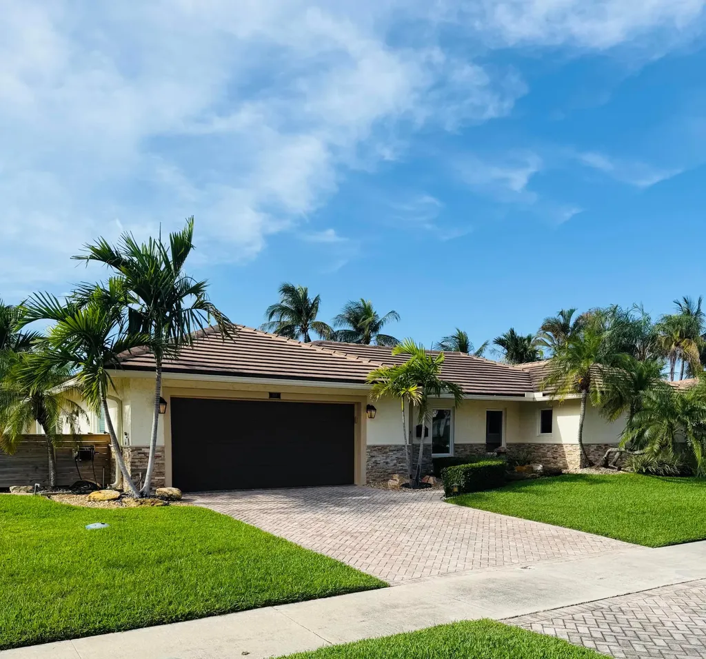 1525 SE 12th Street Deerfield Beach FL 33441