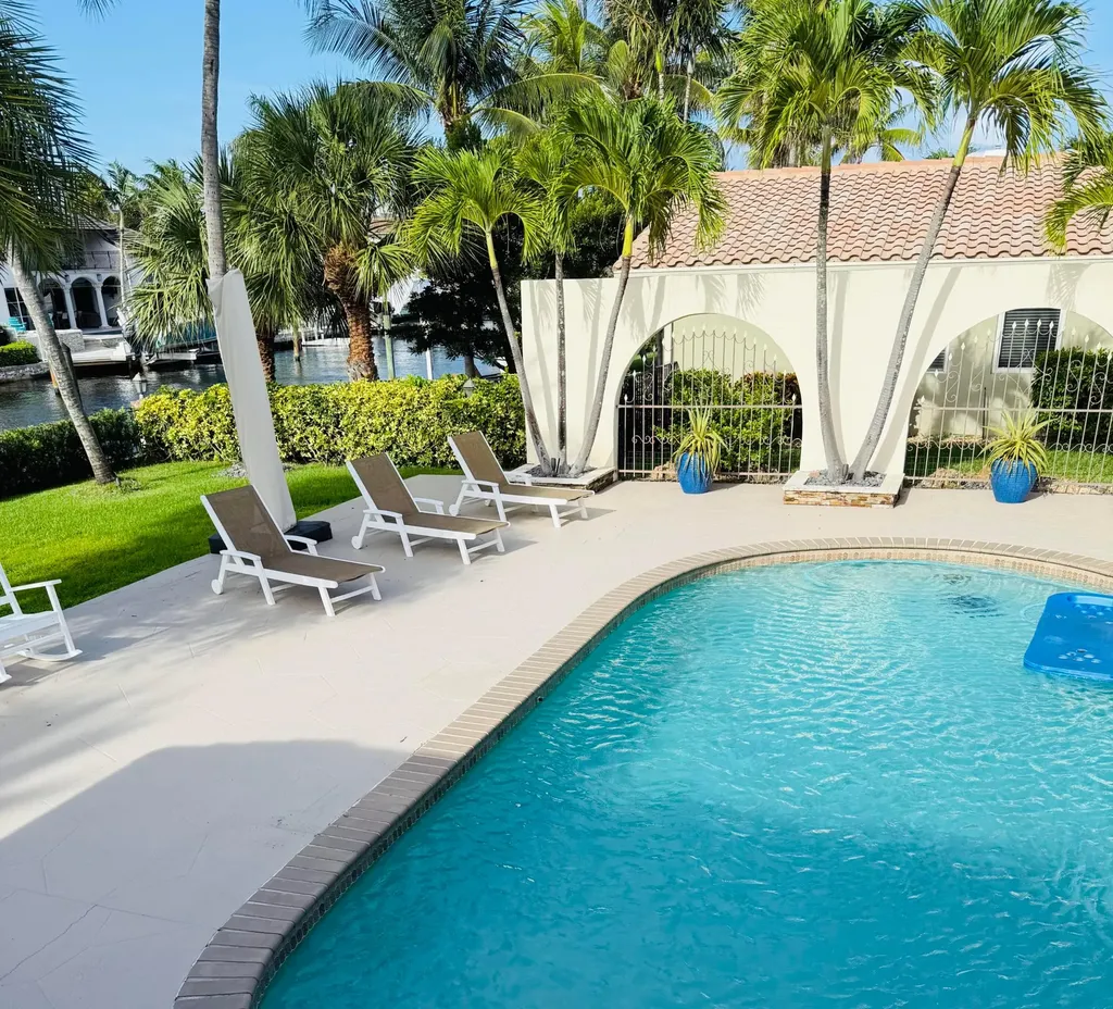 1525 SE 12th Street Deerfield Beach FL 33441