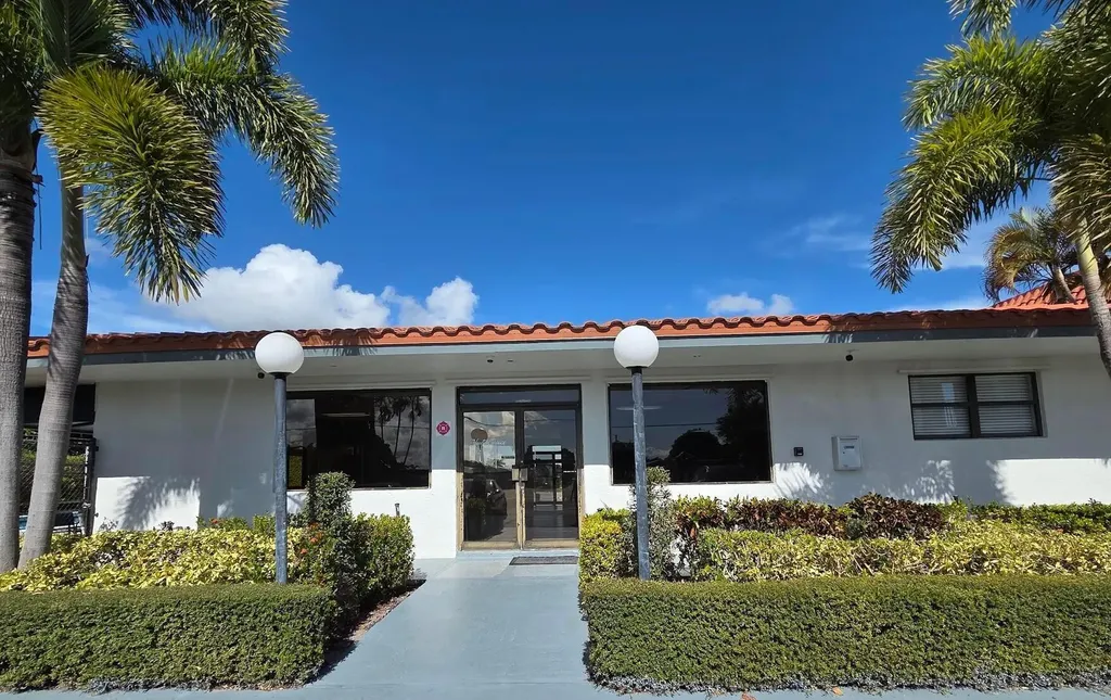 2001 W Woolbright Road Boynton Beach FL 33426