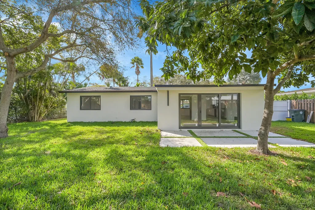 1257 NW 4th Street Boca Raton FL 33486