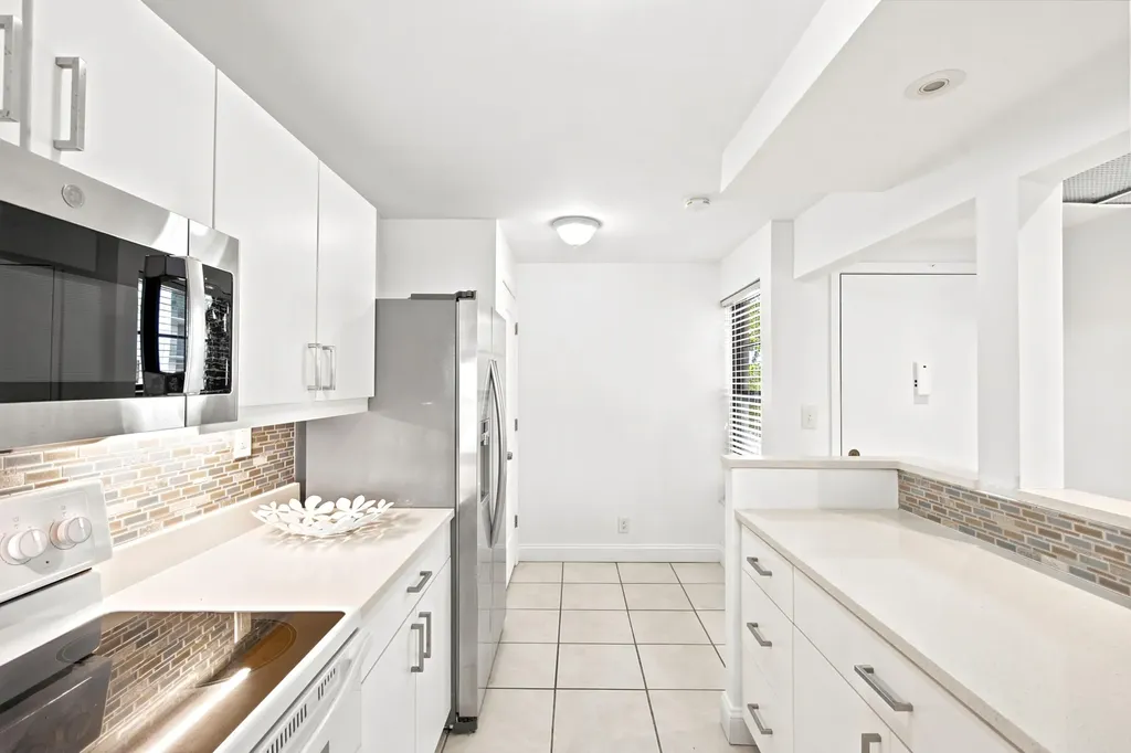 8 Royal Palm Way Boca Raton FL 33432