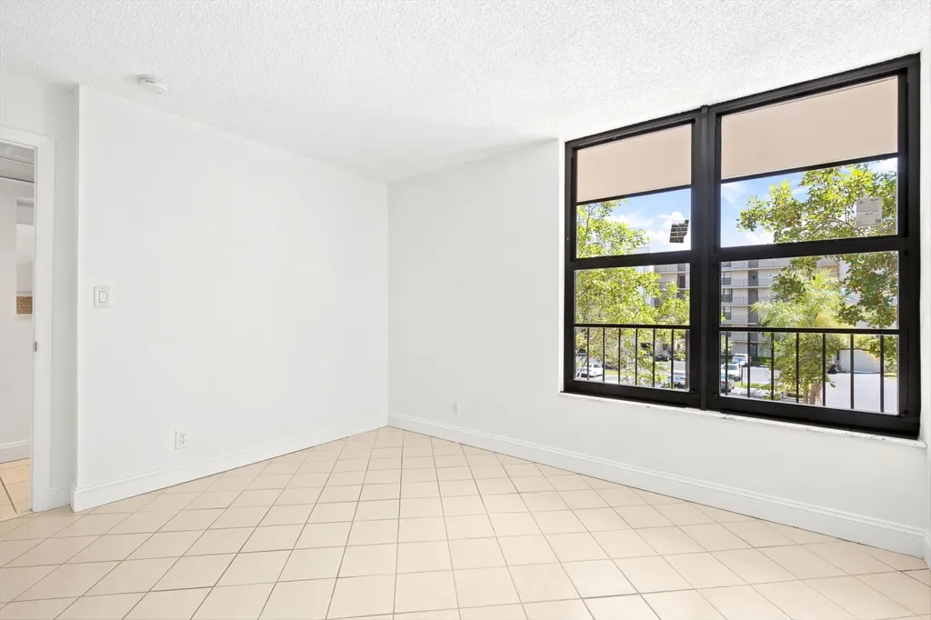 8 Royal Palm Way Boca Raton FL 33432