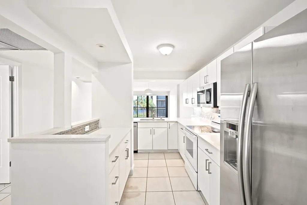 8 Royal Palm Way Boca Raton FL 33432