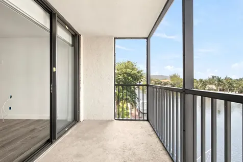 8 Royal Palm Way Boca Raton FL 33432