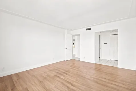 8 Royal Palm Way Boca Raton FL 33432