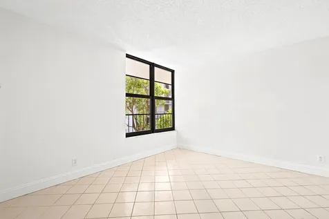 8 Royal Palm Way Boca Raton FL 33432