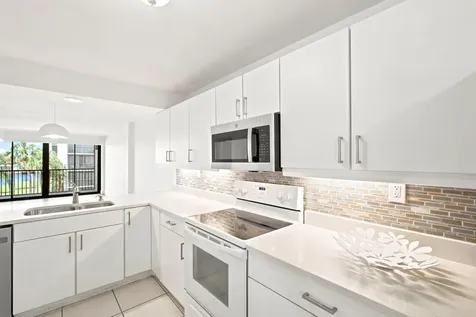 8 Royal Palm Way Boca Raton FL 33432