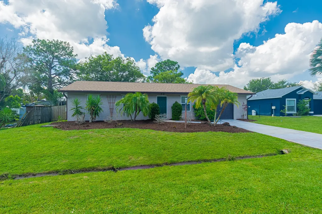 308 SW De Gouvea Terrace Port St Lucie FL 34984