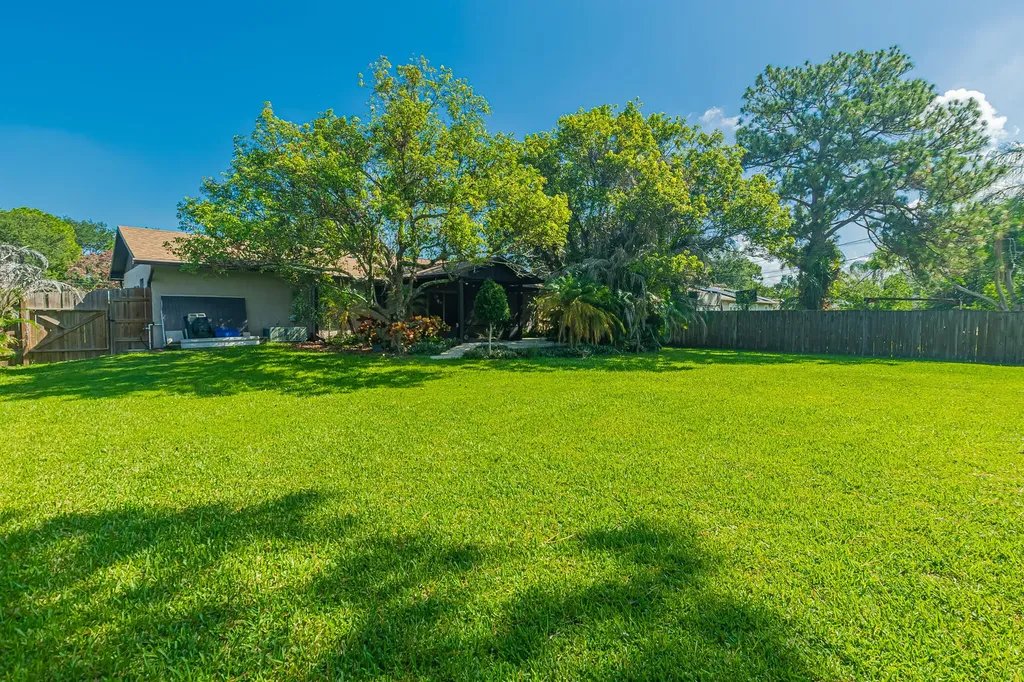 308 SW De Gouvea Terrace Port St Lucie FL 34984