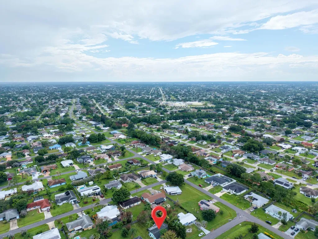 1010 SE Euclid Lane Port St Lucie FL 34983