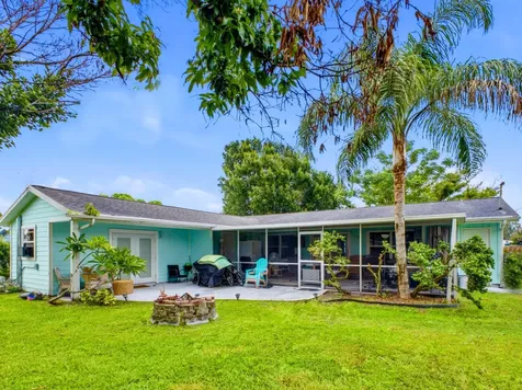 1010 SE Euclid Lane Port St Lucie FL 34983
