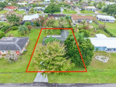 1010 SE Euclid Lane Port St Lucie FL 34983