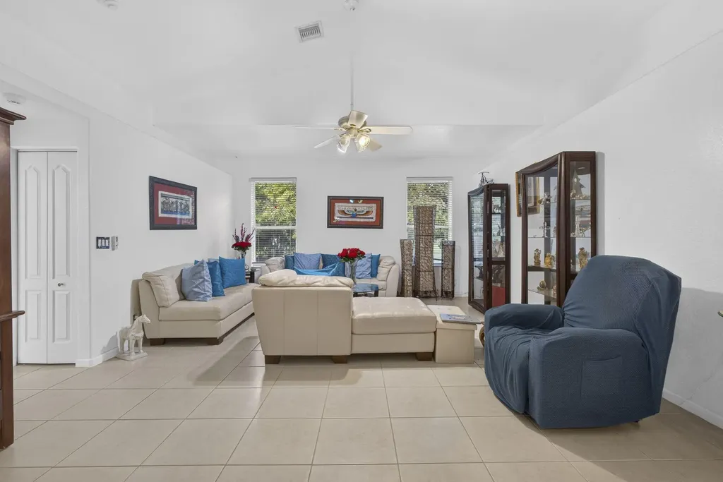 16571 78th Road N The Acreage FL 33470