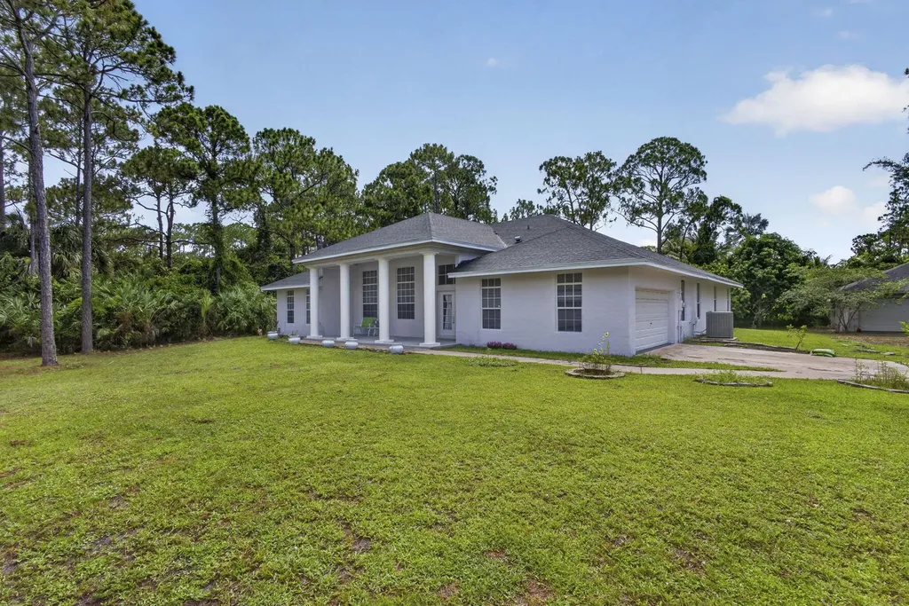 16571 78th Road N The Acreage FL 33470