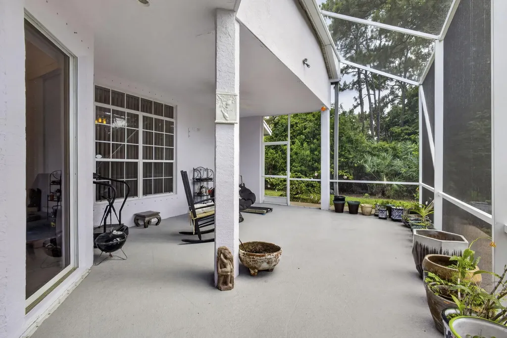 16571 78th Road N The Acreage FL 33470