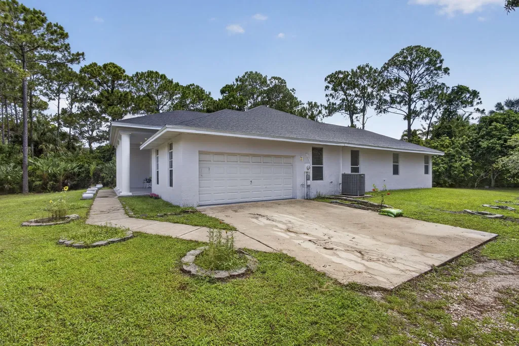 16571 78th Road N The Acreage FL 33470