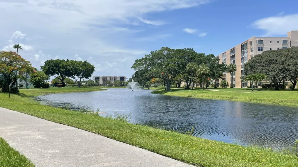 4 Abbey Lane Delray Beach FL 33446