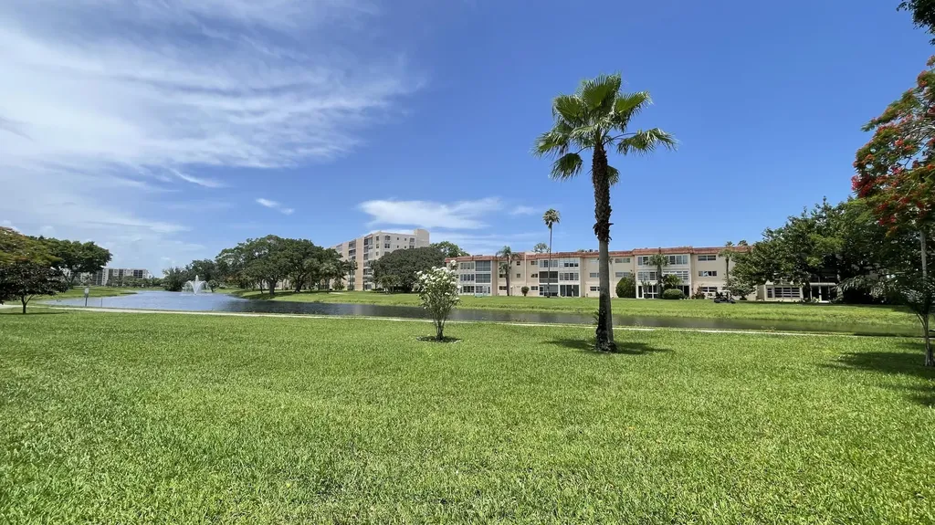 4 Abbey Lane Delray Beach FL 33446