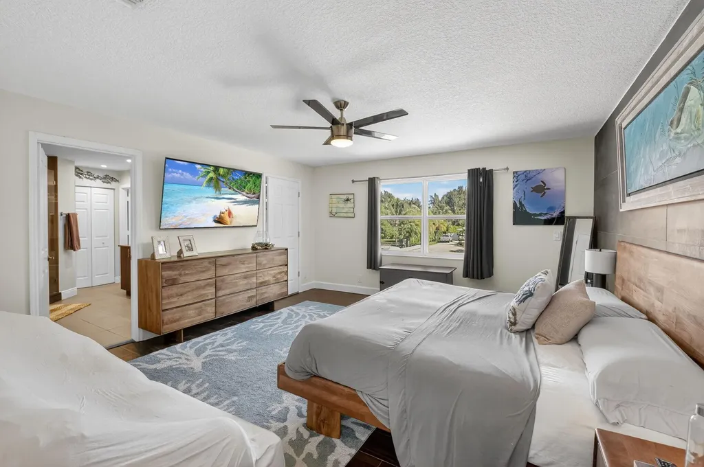 6701 Hillside Lane Lake Worth FL 33462