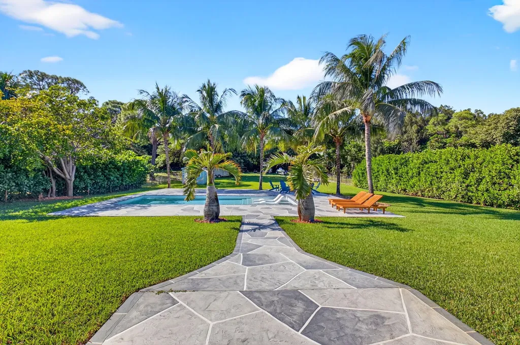 6701 Hillside Lane Lake Worth FL 33462