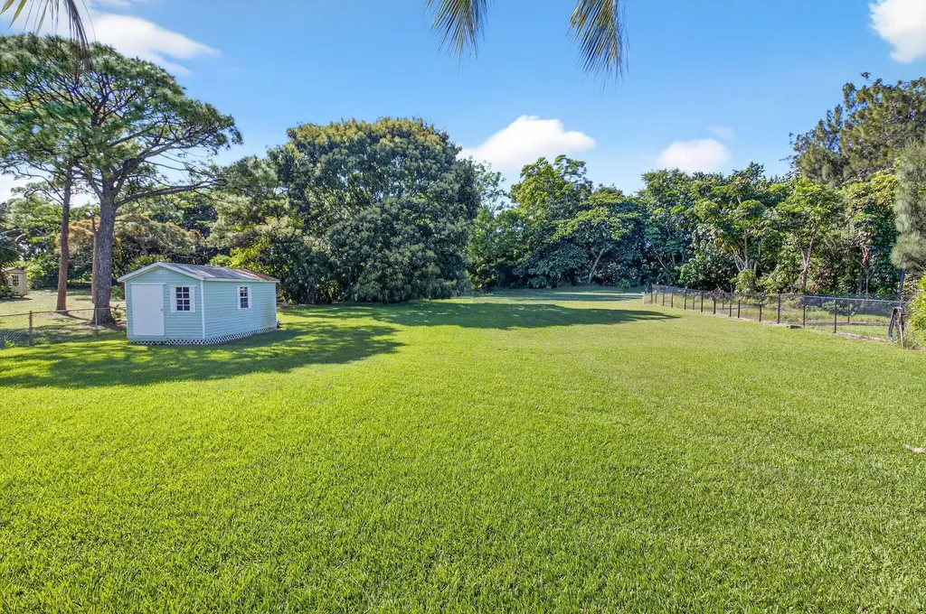 6701 Hillside Lane Lake Worth FL 33462