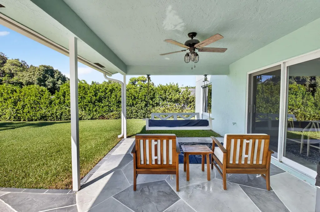 6701 Hillside Lane Lake Worth FL 33462