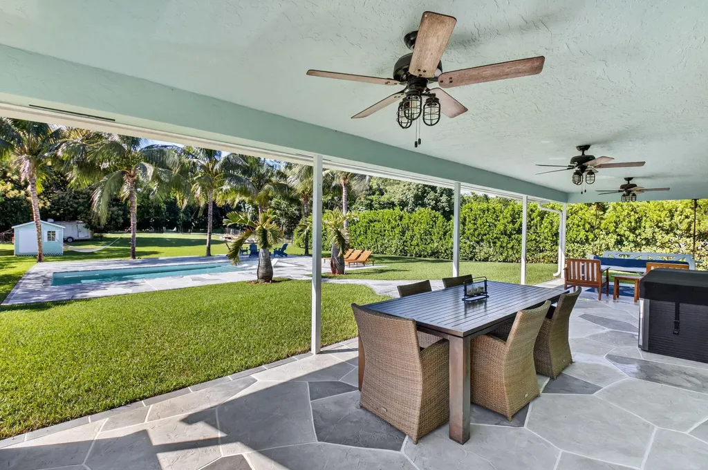 6701 Hillside Lane Lake Worth FL 33462