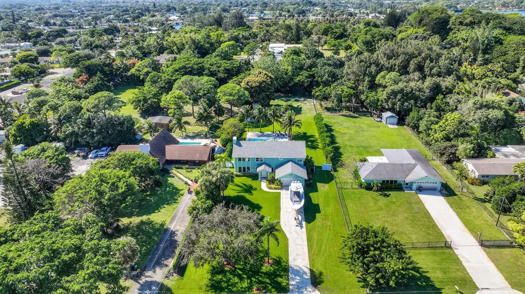 6701 Hillside Lane Lake Worth FL 33462