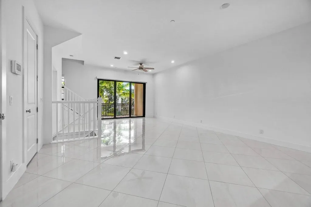 7115 Edison Place Palm Beach Gardens FL 33418