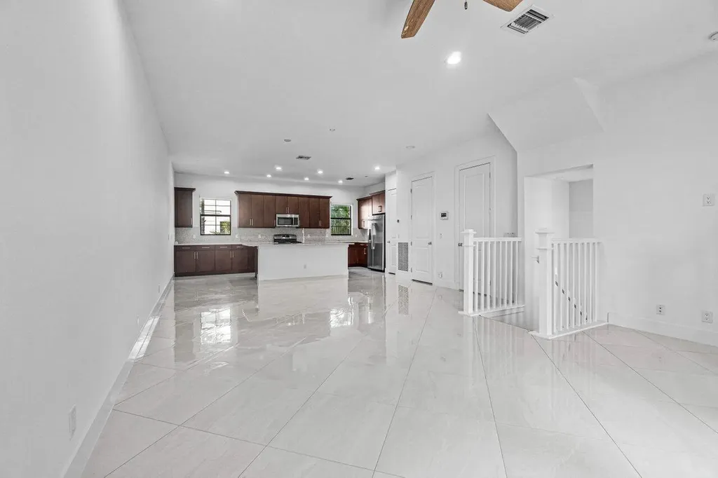 7115 Edison Place Palm Beach Gardens FL 33418