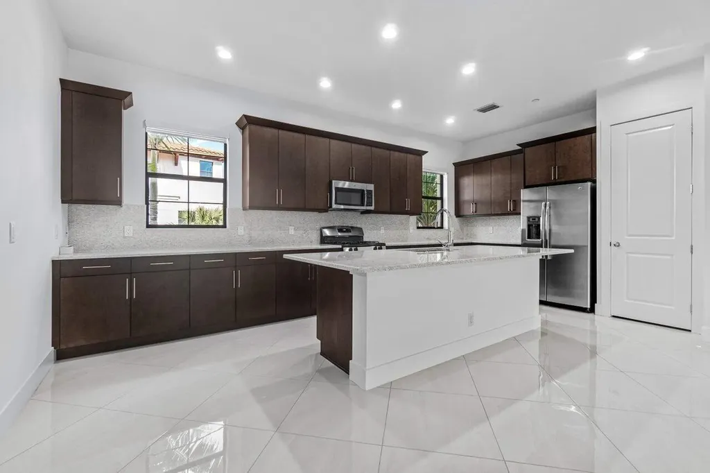 7115 Edison Place Palm Beach Gardens FL 33418