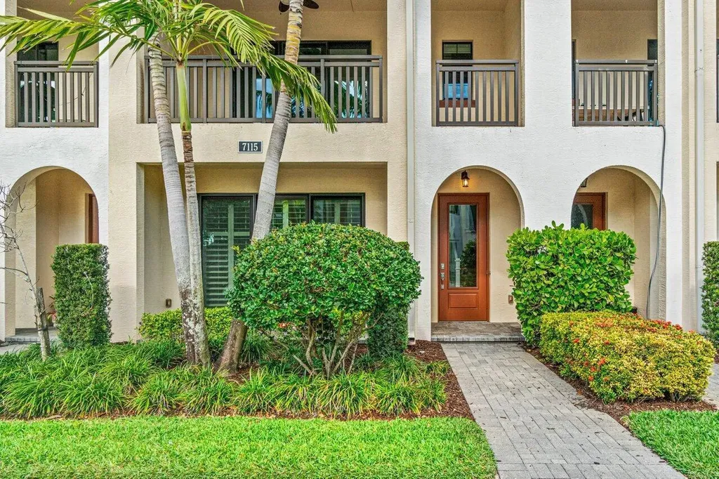7115 Edison Place Palm Beach Gardens FL 33418