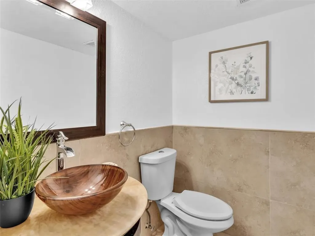 3675 N Country Club Drive Aventura FL 33180