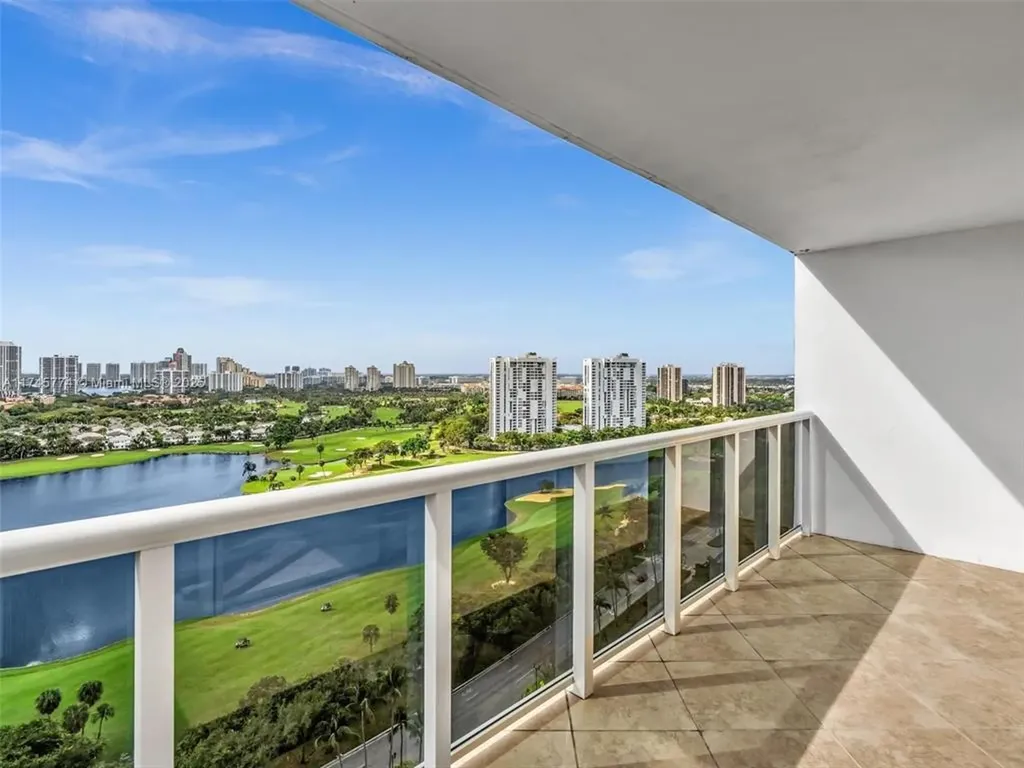 3675 N Country Club Drive Aventura FL 33180