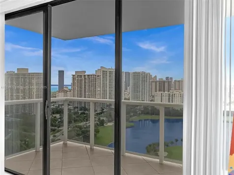 3675 N Country Club Drive Aventura FL 33180